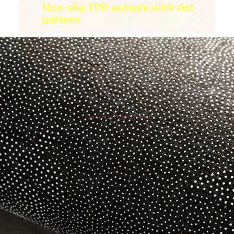 Non-slip dotted backing of the Bubu and Dudu rug